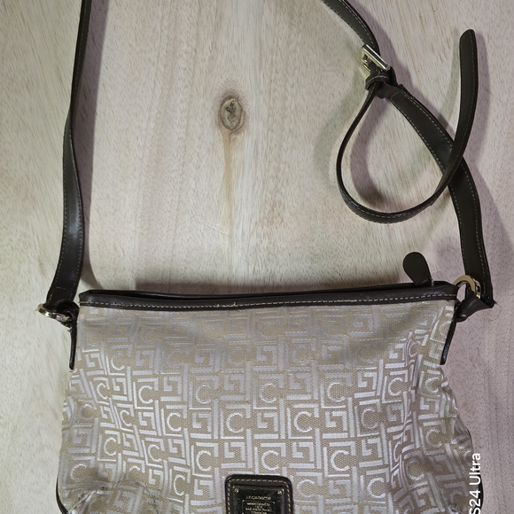 Liz Claiborne Cream and Brown Shoulder Bag - Picture 5 of 11